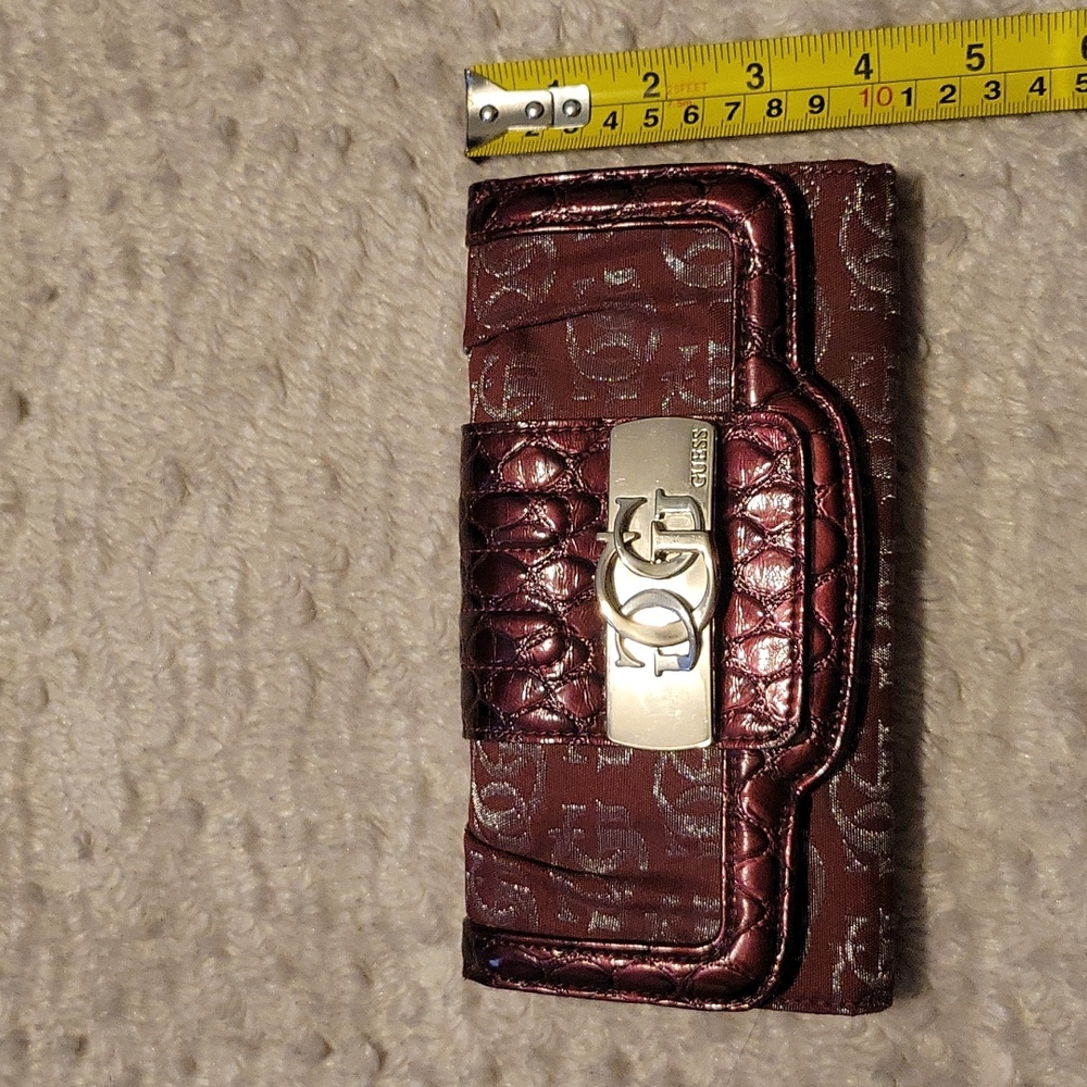 GUESS~ Wallet - Picture 7 of 7